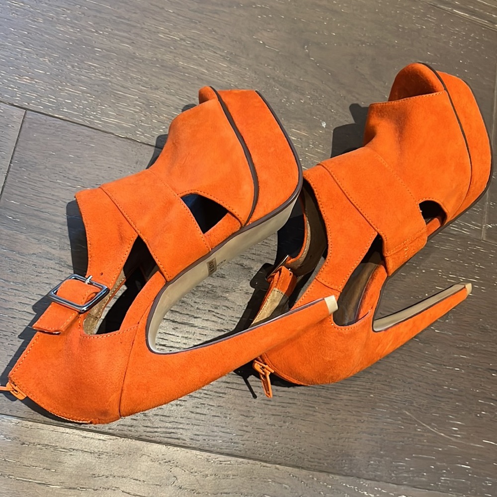 Brand new Jeffrey campbell high heels suede sz 6